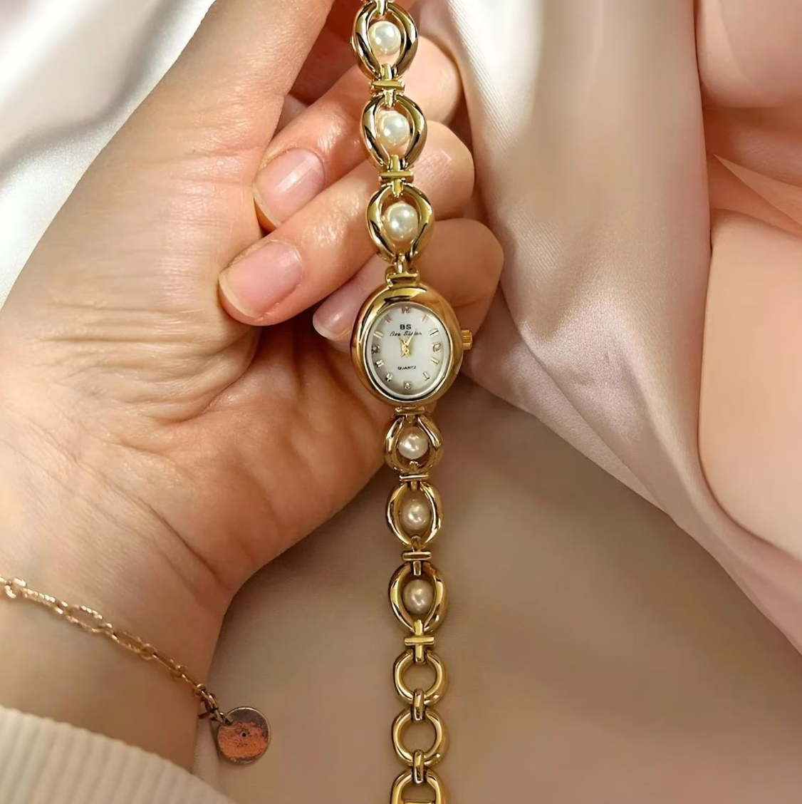 Gold Pearl Wrist Piece