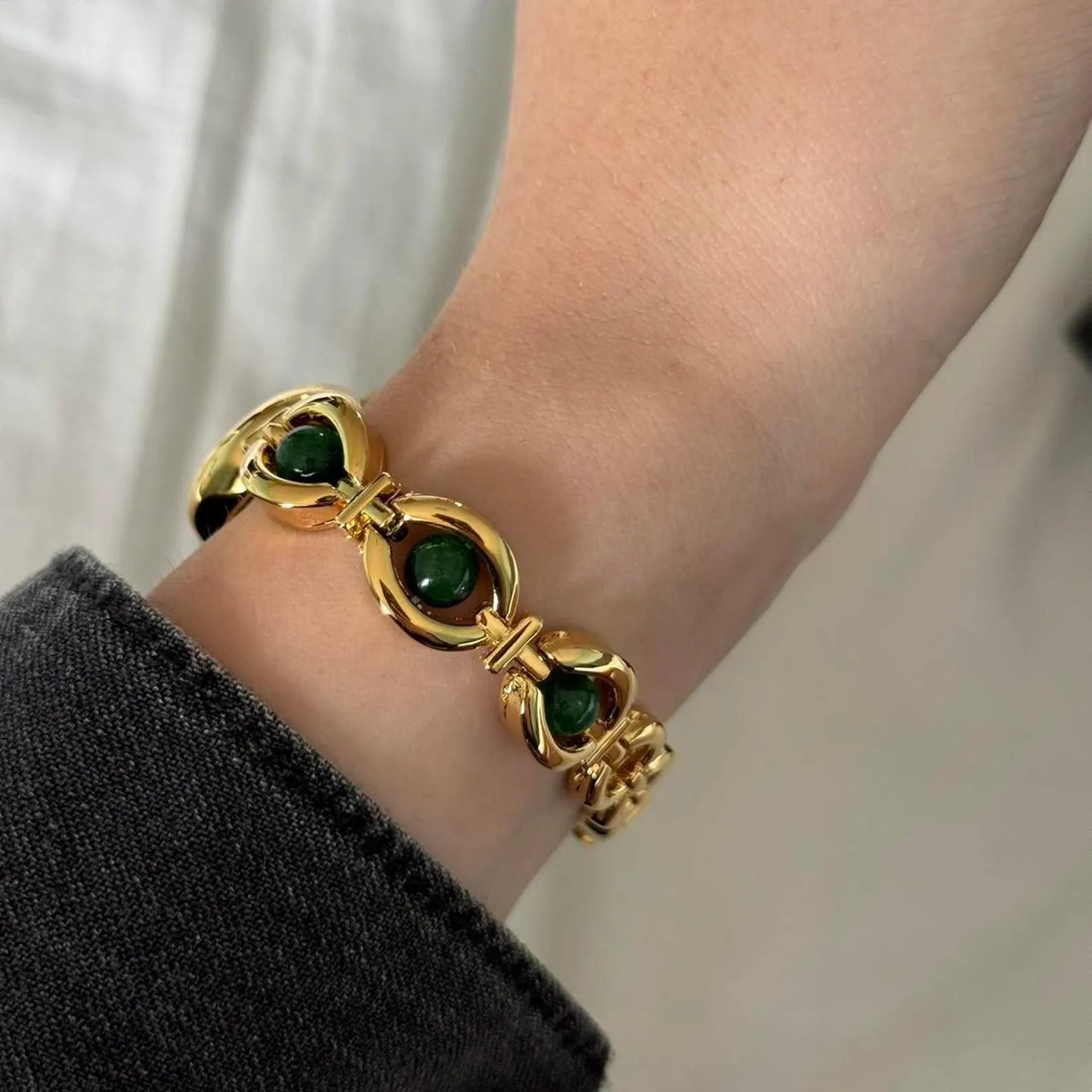 Green Pearl Wrist Piece