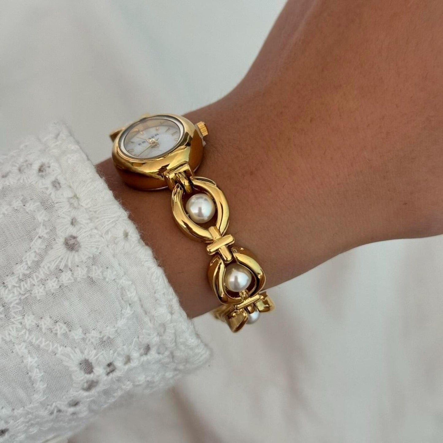 Gold Pearl Wrist Piece